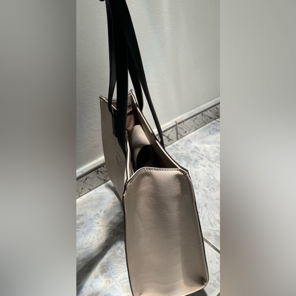 GUESS Tote Bag Set